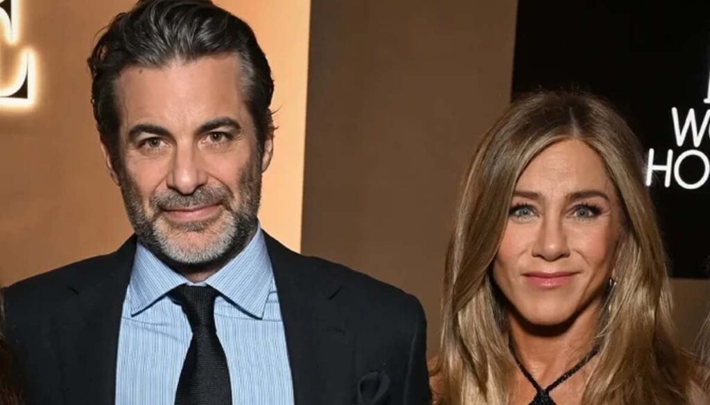 Jennifer Aniston urges hypnotist beau to dream bigger