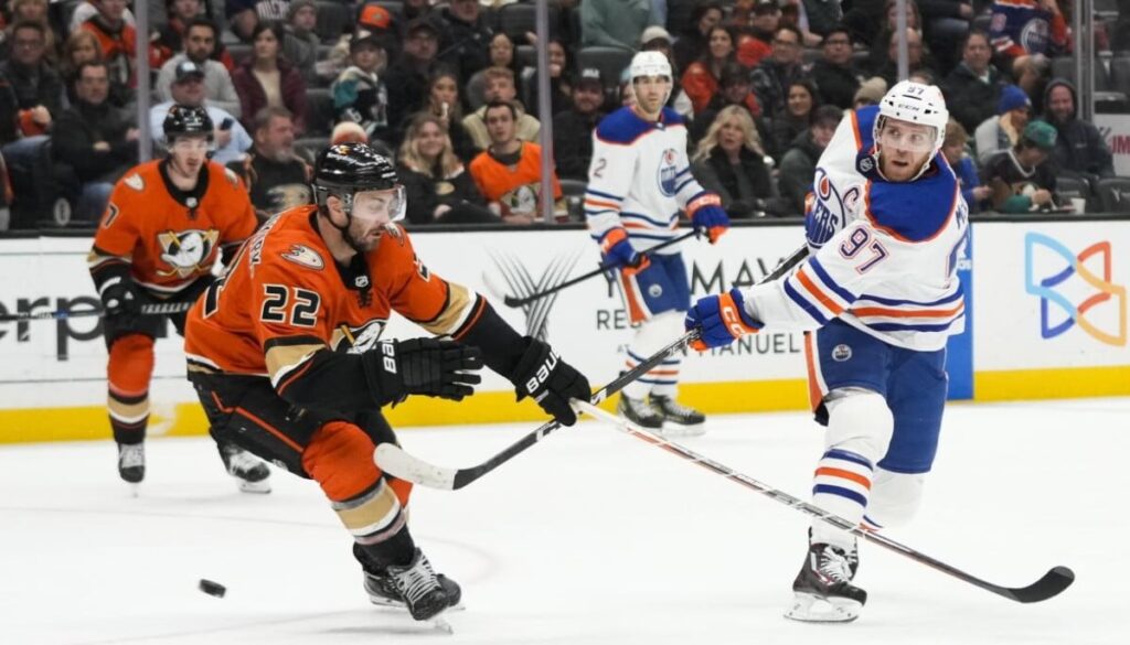 Edmonton welcomes back Kasperi Kapanen